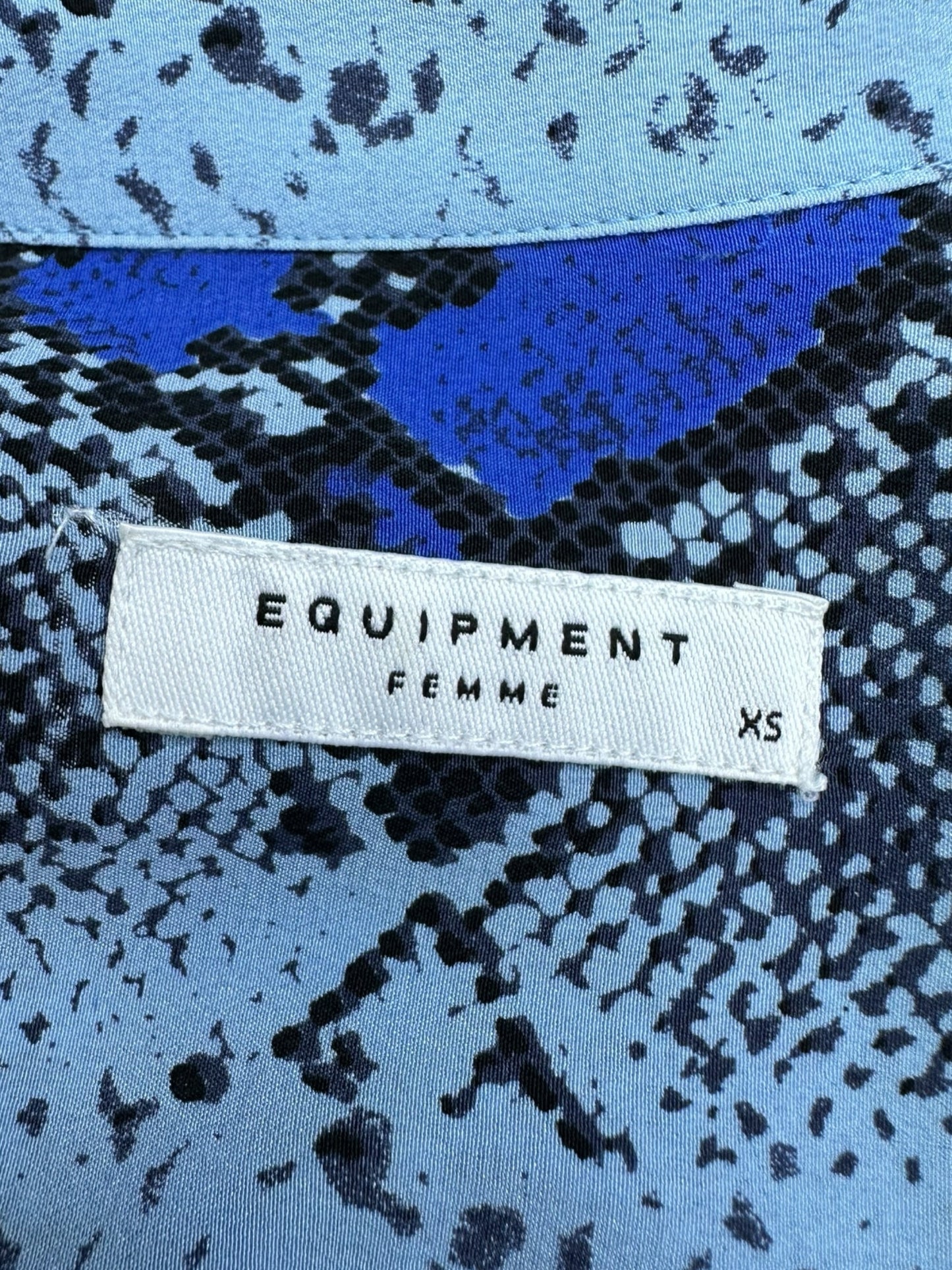 EQUIPMENT 100% Silk Blue Python Print Button-Down Shirt Size XS