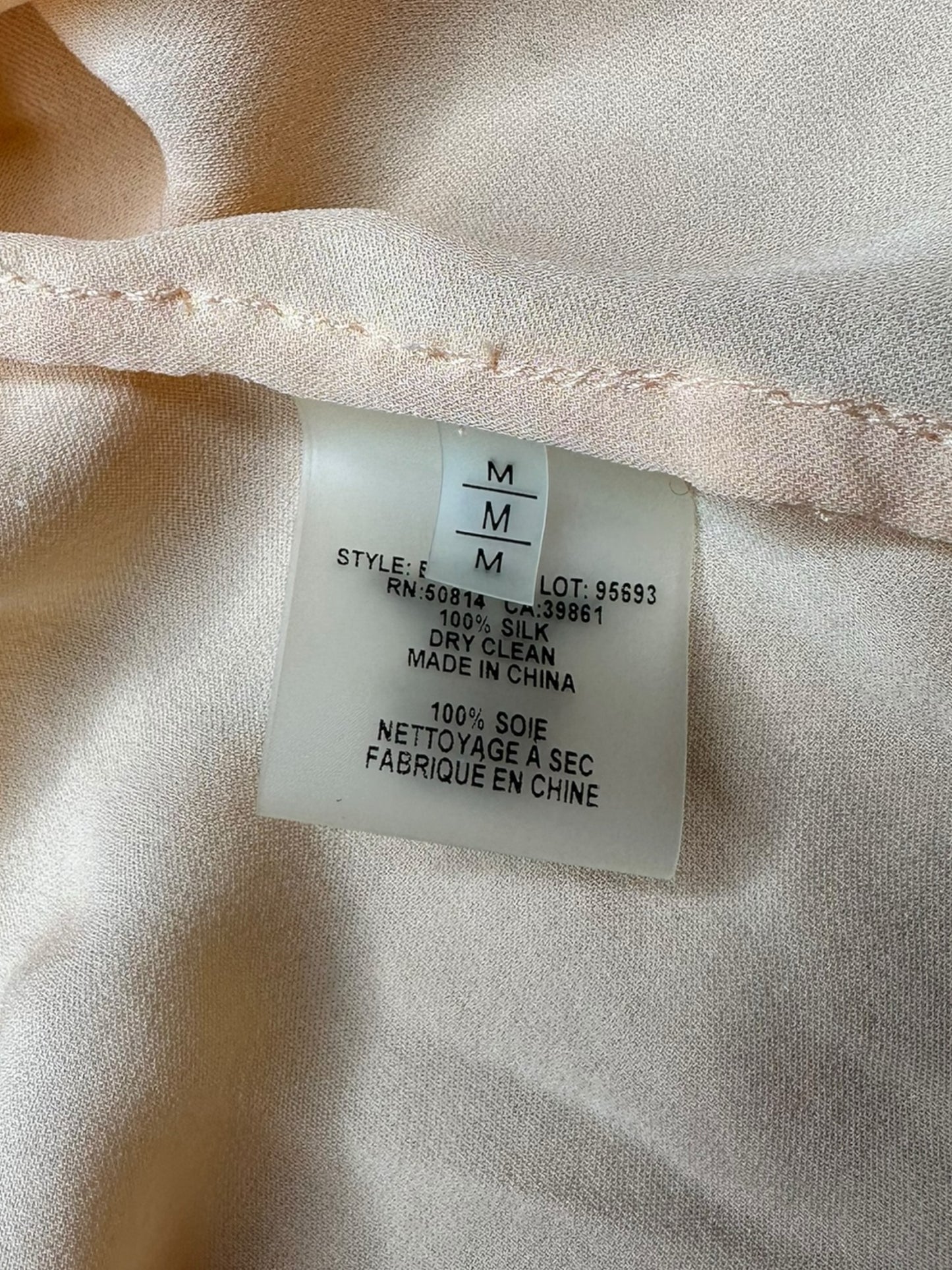 ELIE TAHARI 100% Silk Pink Button-Down Size M
