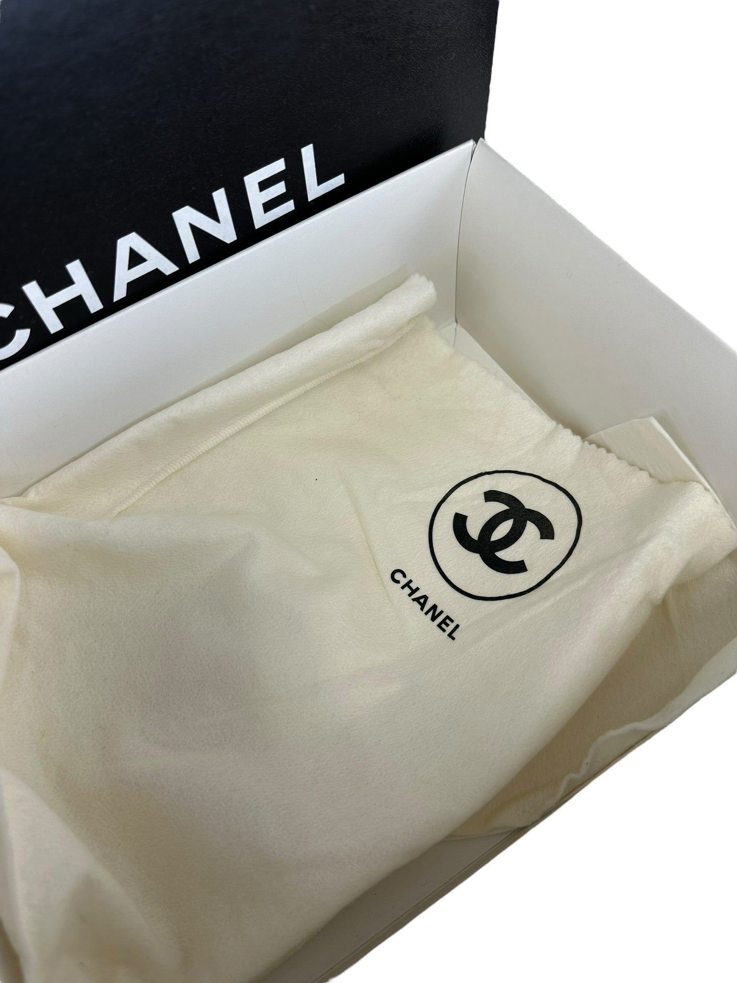 CHANEL vintage Black Medium Classic Designer Handbag
