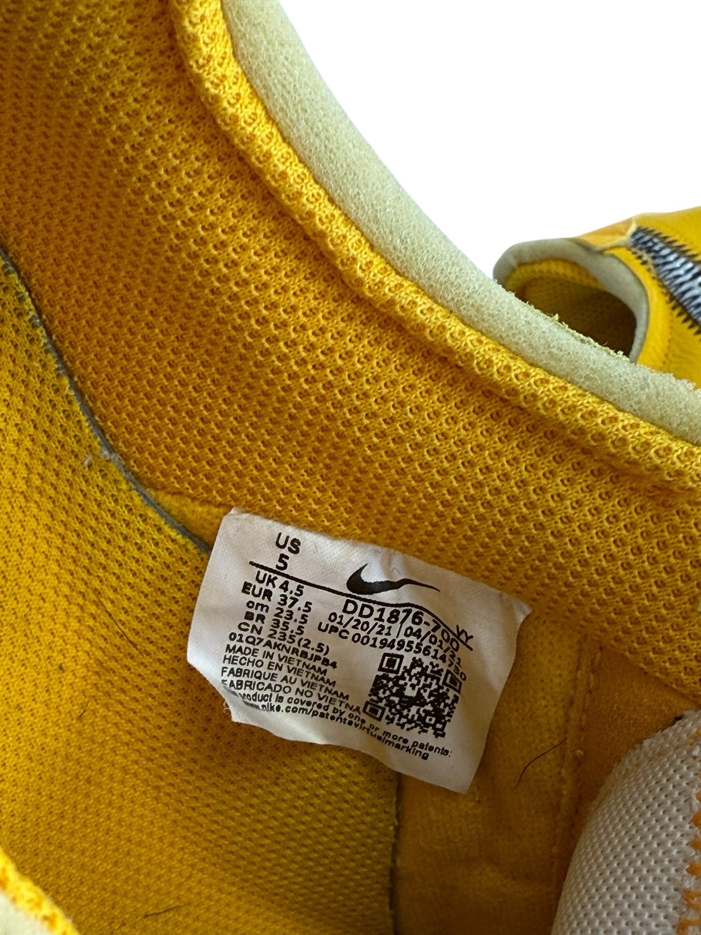 Nike x OFF WHITE Yellow Air Force 1 Low Sneakers Size 7