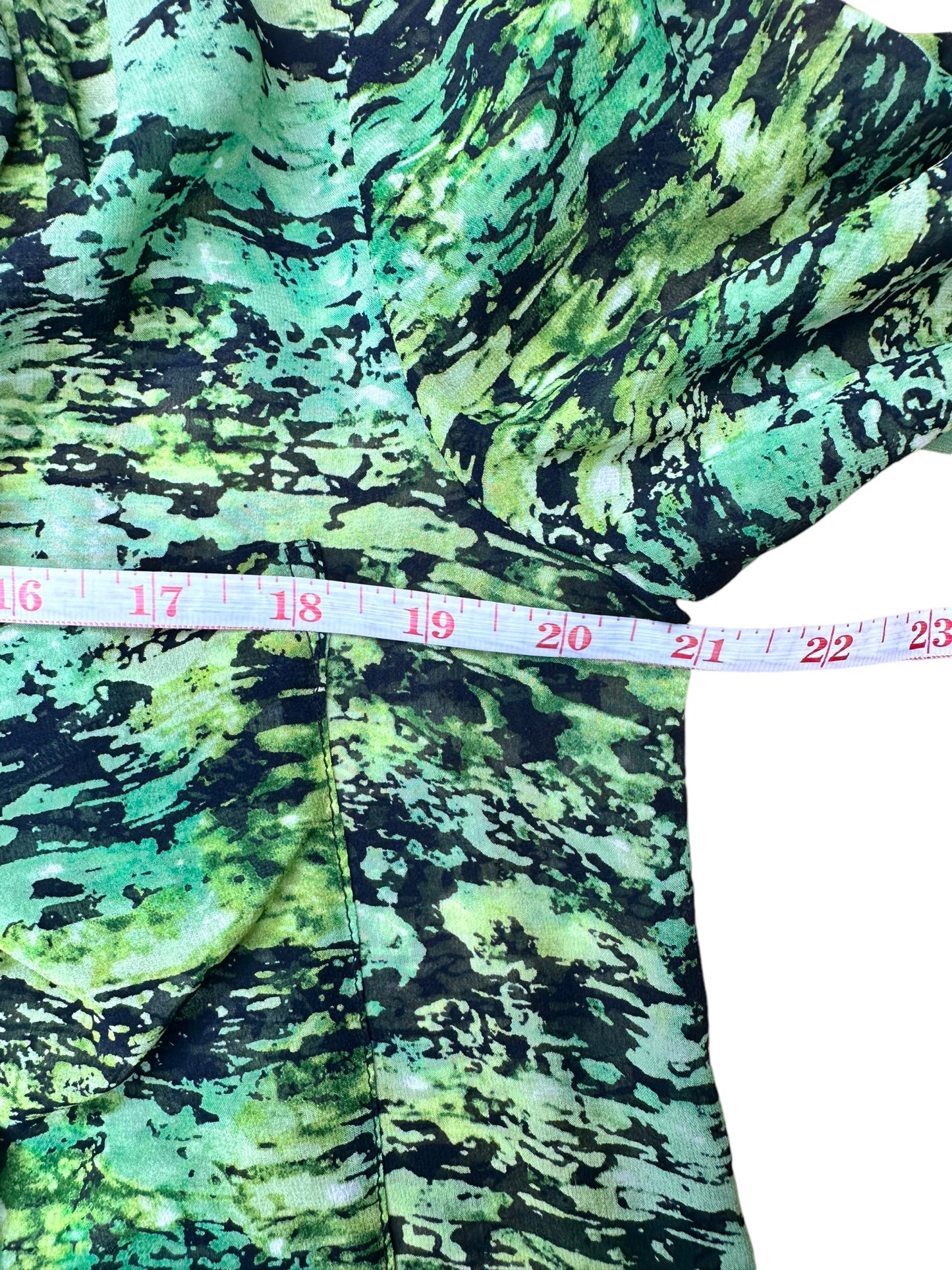 BCBGMAXAZRIA 100% Silk Green Printed Blouse Size M