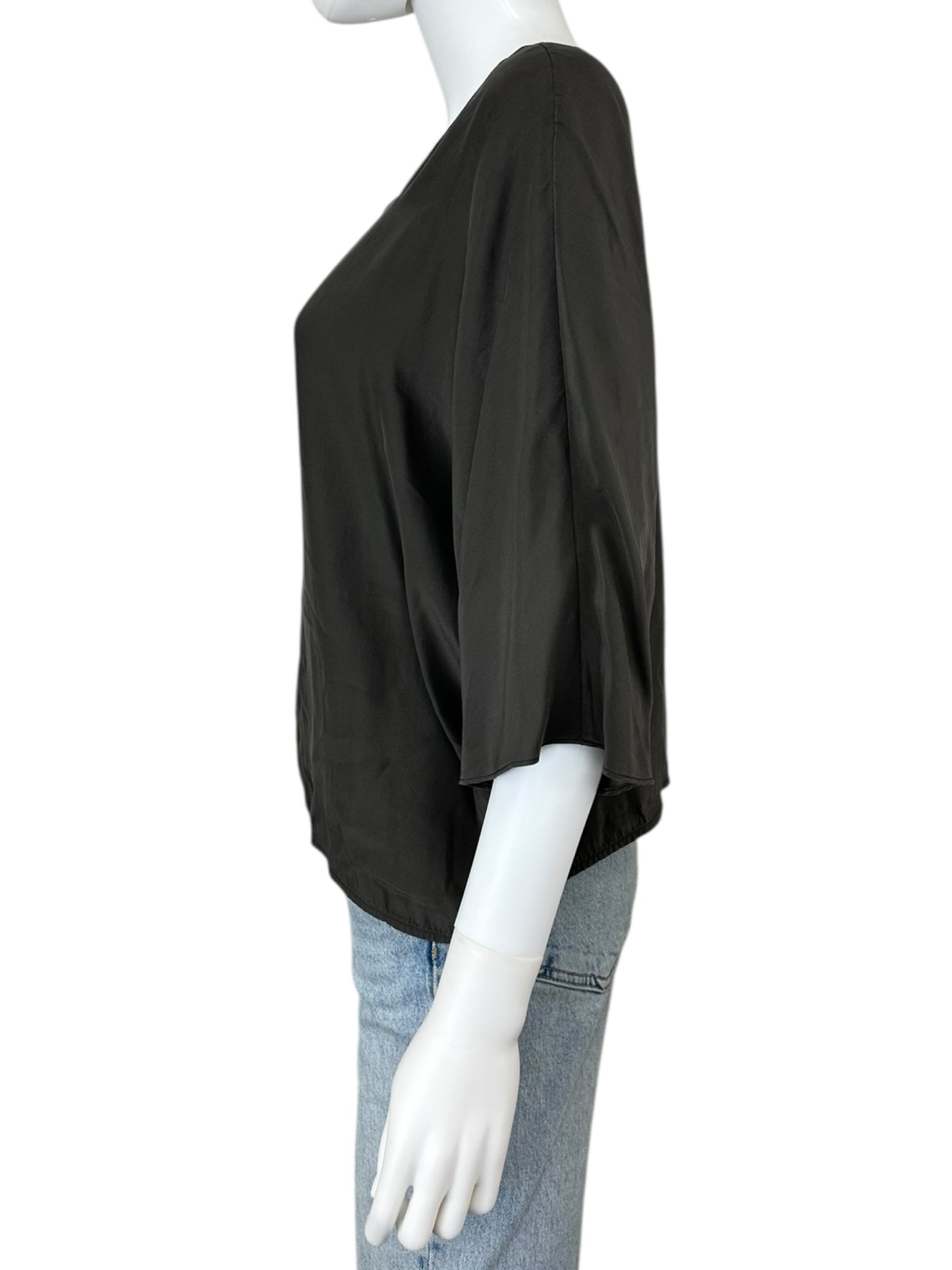 vince. 100% Silk Gunmetal Blouse Size M