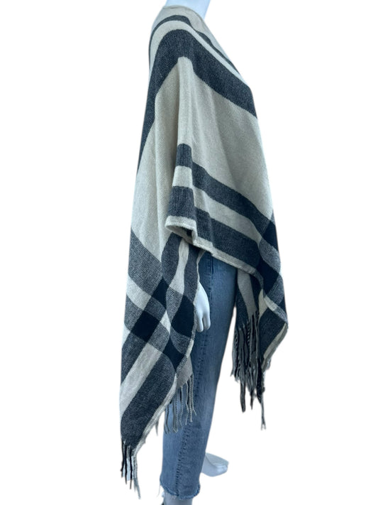 BANANA REPUBLIC Beige Checkered Poncho/Shawl Size O/S