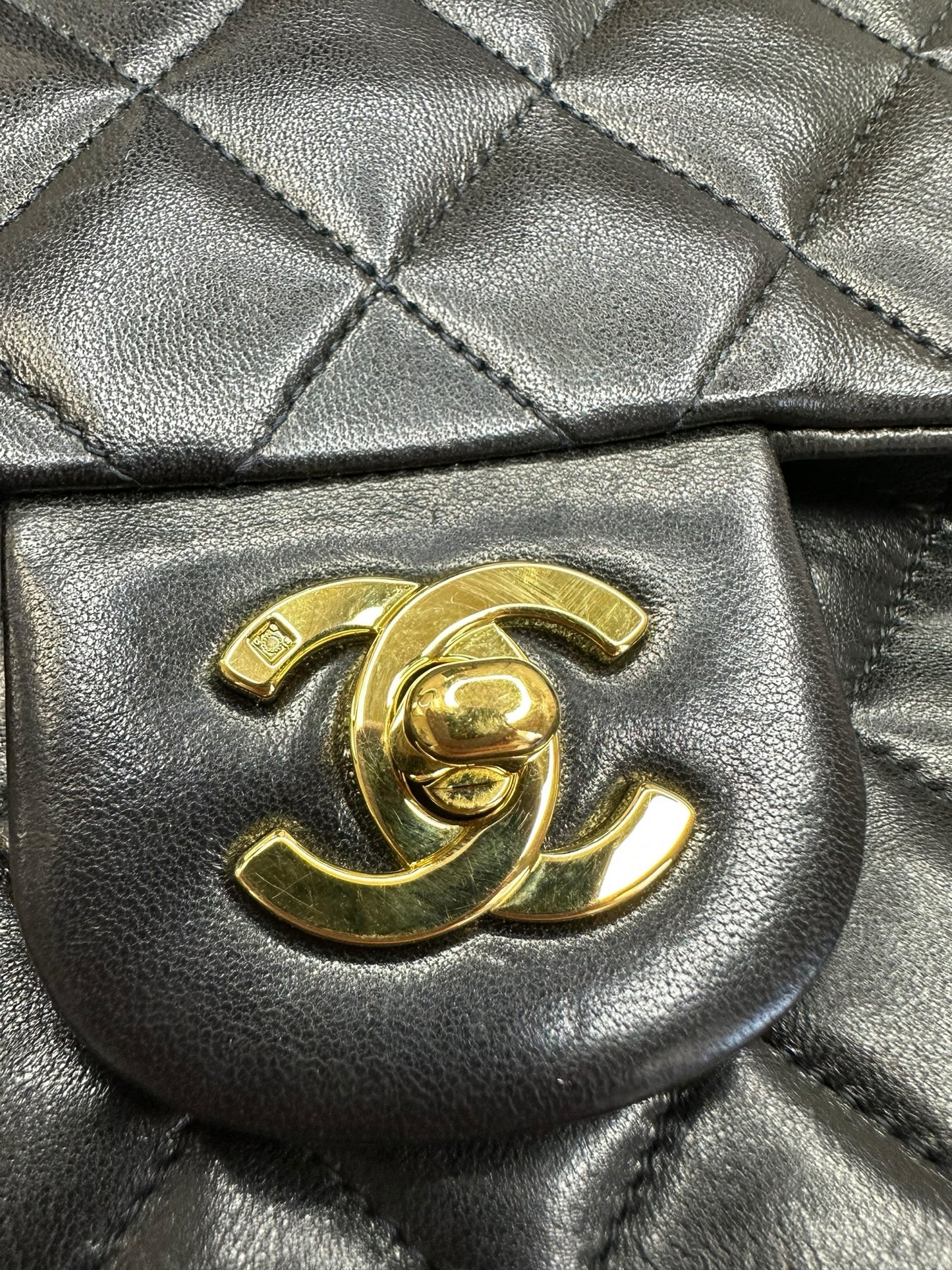 CHANEL vintage Black Medium Classic Designer Handbag