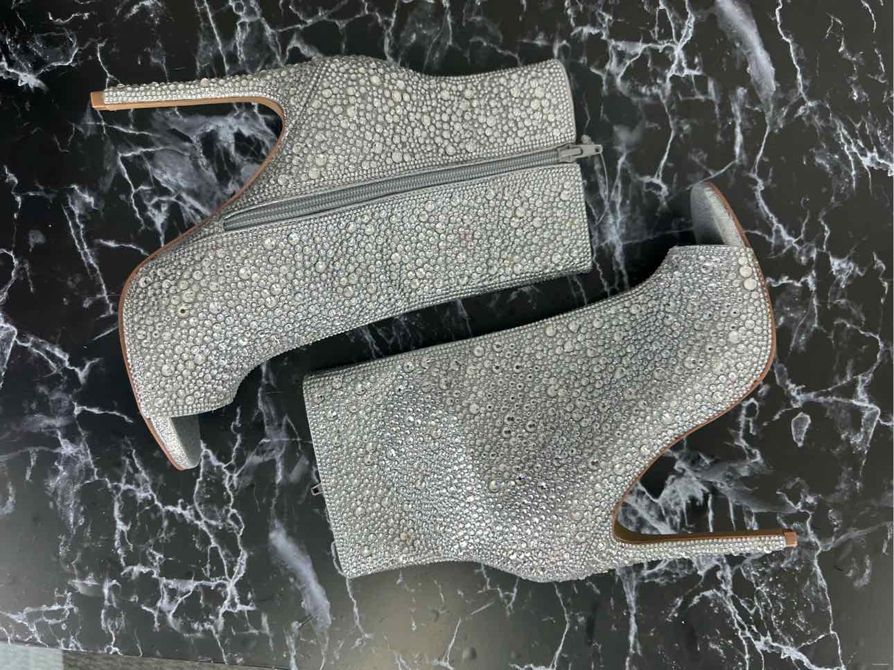 STEVE MADDEN NWT Silver Rhinestone DISPUTE Ankle Boot Size 9