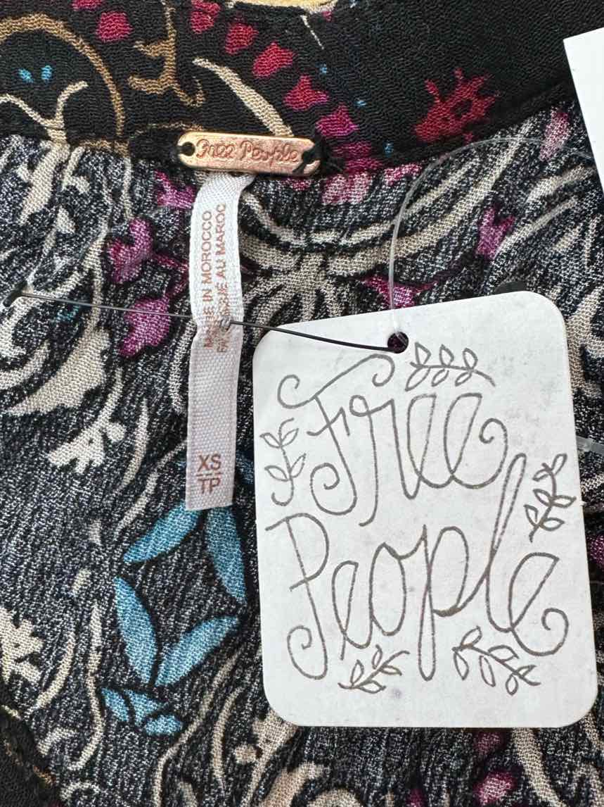 Free People NWT Black Paisley Print Top Size XS