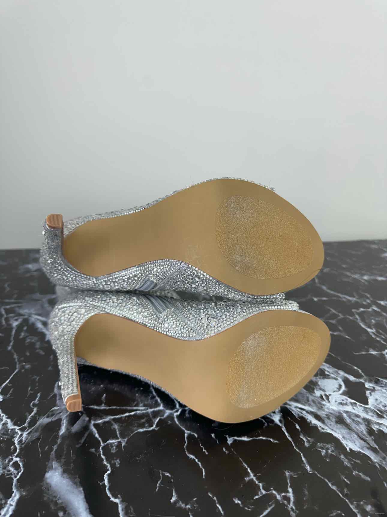 STEVE MADDEN NWT Silver Rhinestone DISPUTE Ankle Boot Size 9
