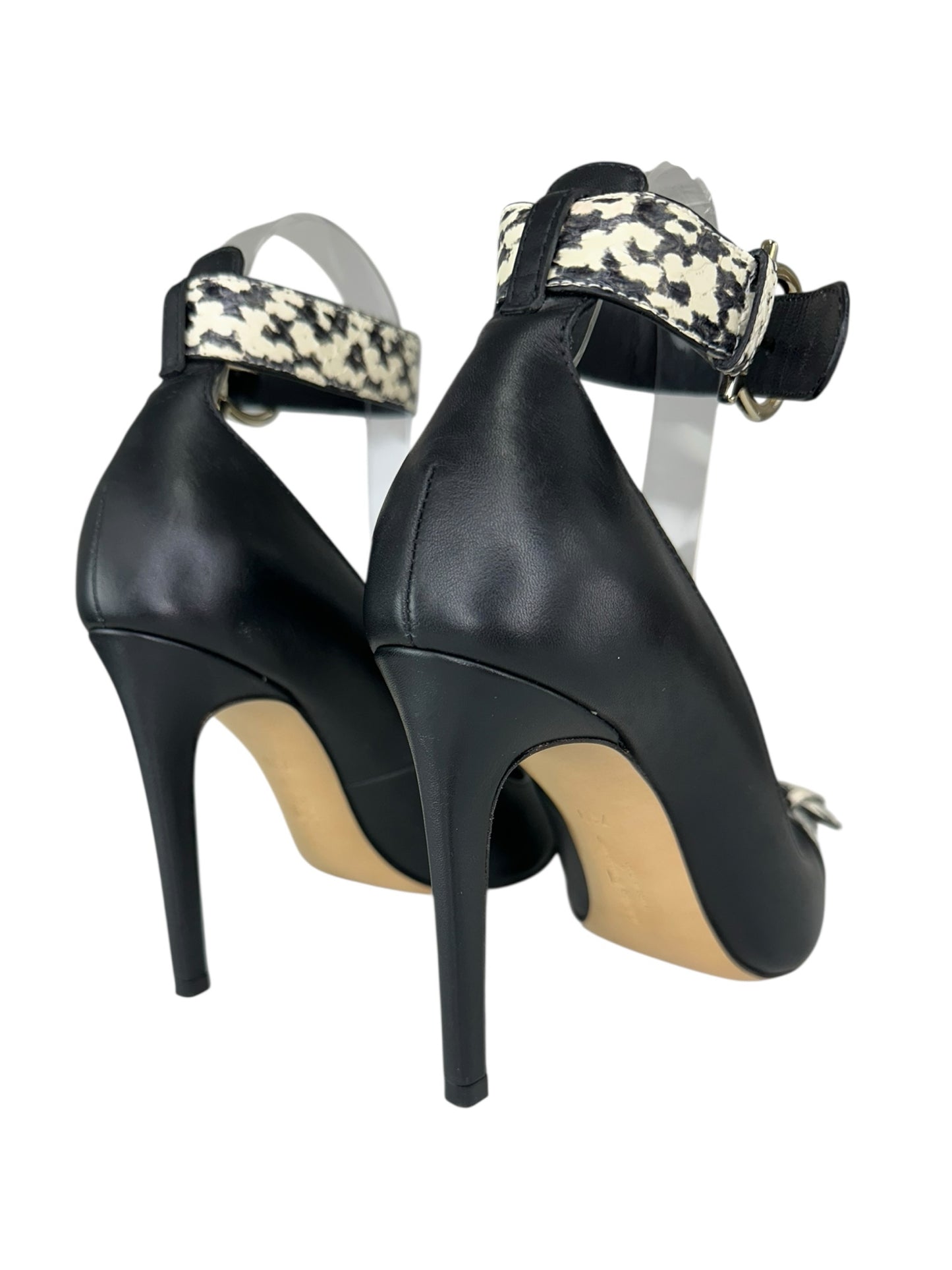 Salvatore Ferragamo Black Leather Lurano Pumps Size 7.5
