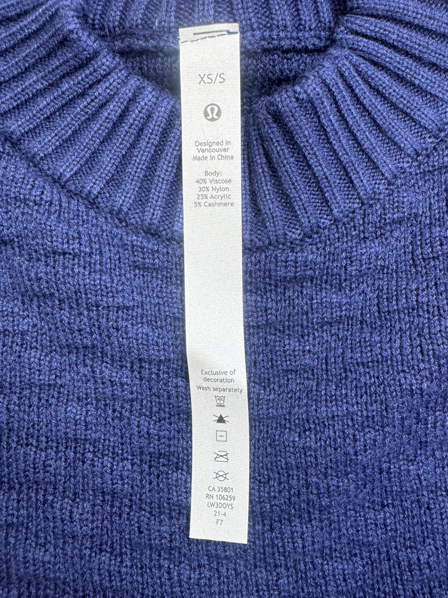 lululemon NWT Navy Texture Play Crew Sweater Size XS