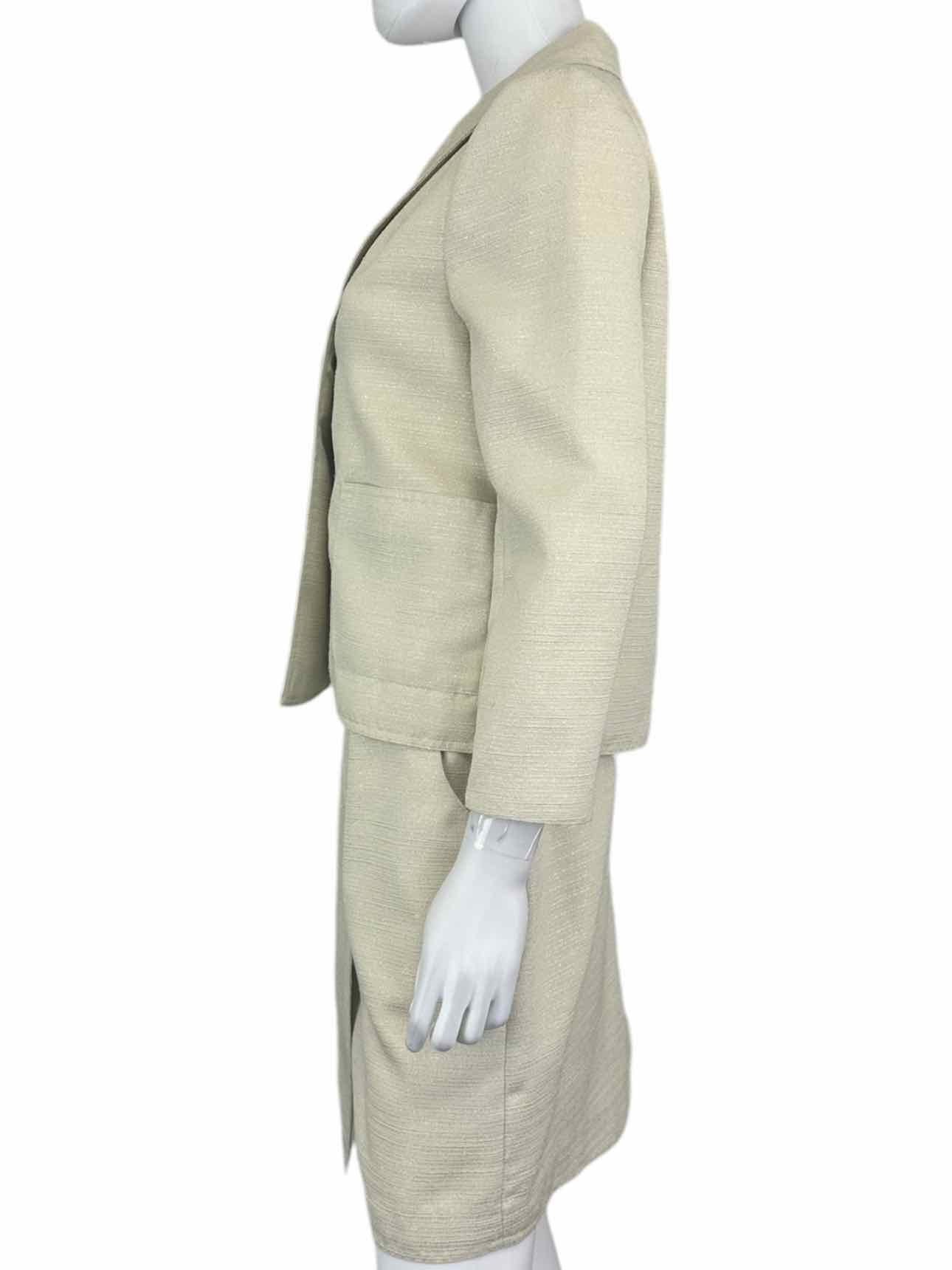 WALTER Ivory Blazer and Skirt 2 PC Set Size 6