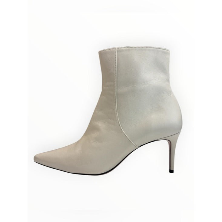 SCHUTZ NWOT Cream Leather Mikki Ankle Bootie Size 9.5