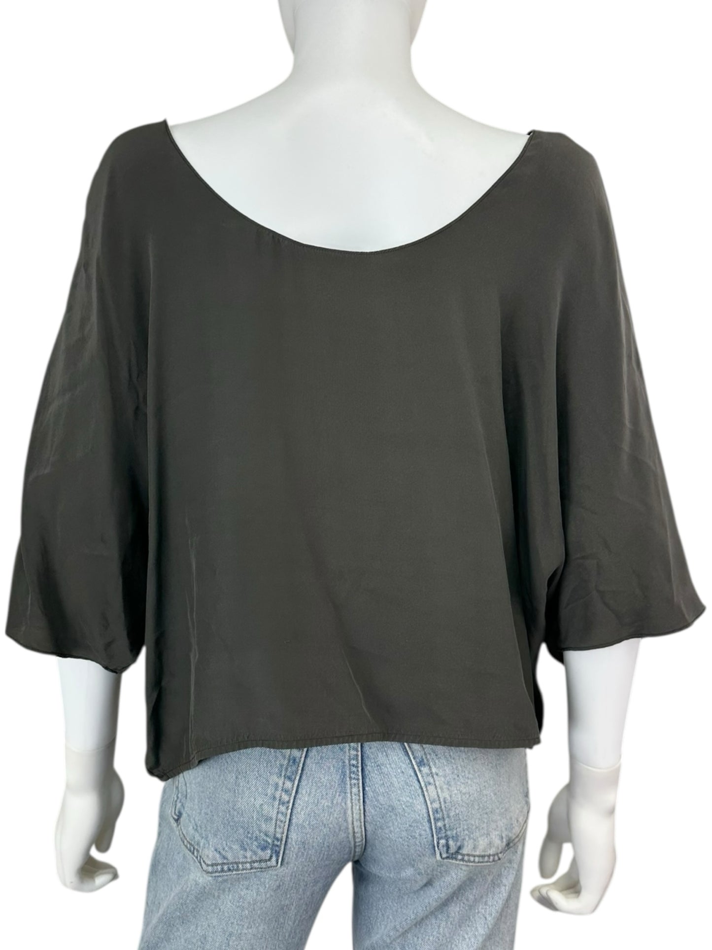 vince. 100% Silk Gunmetal Blouse Size M