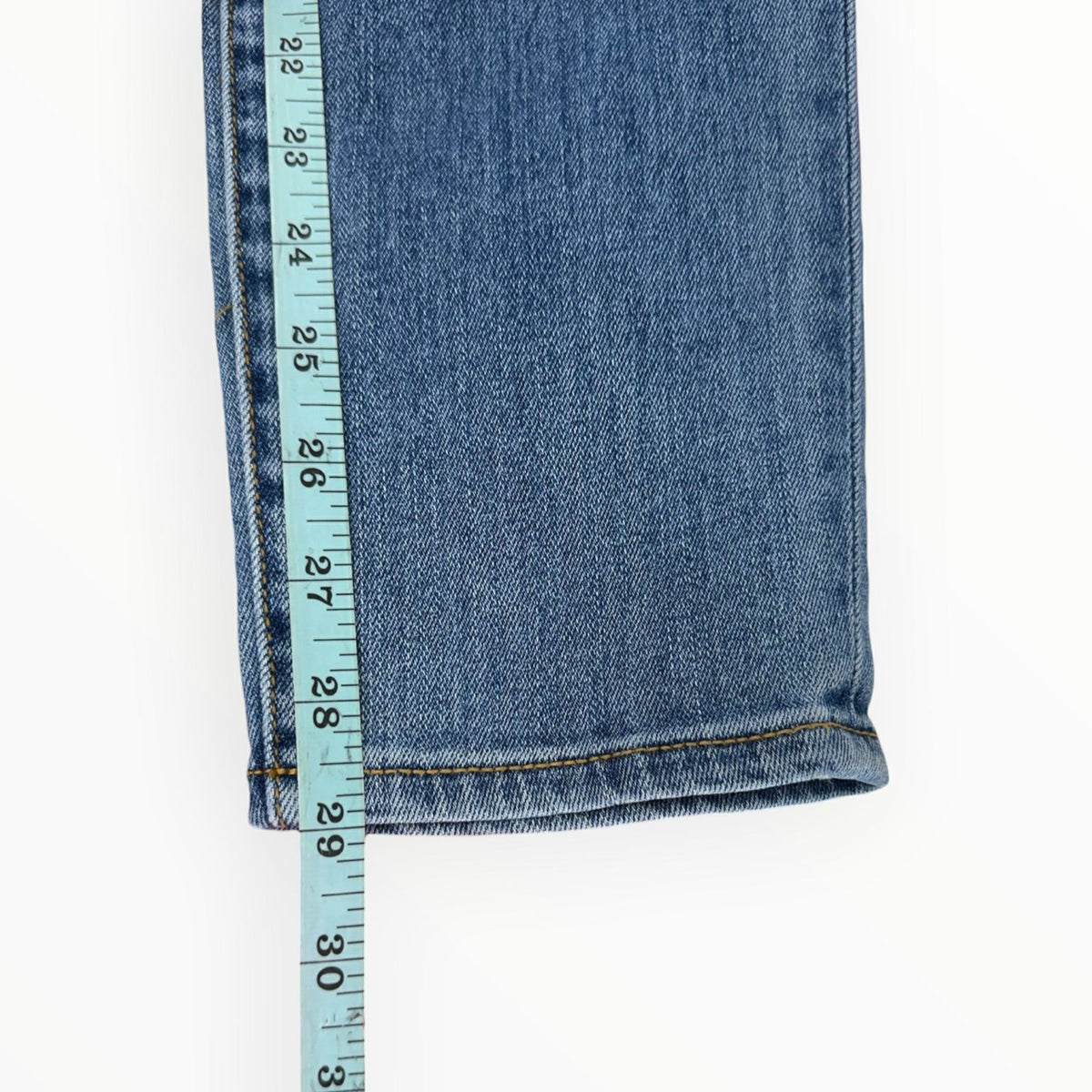 Johnny Was Light Wash Floral Embroidered Jeans Size 28