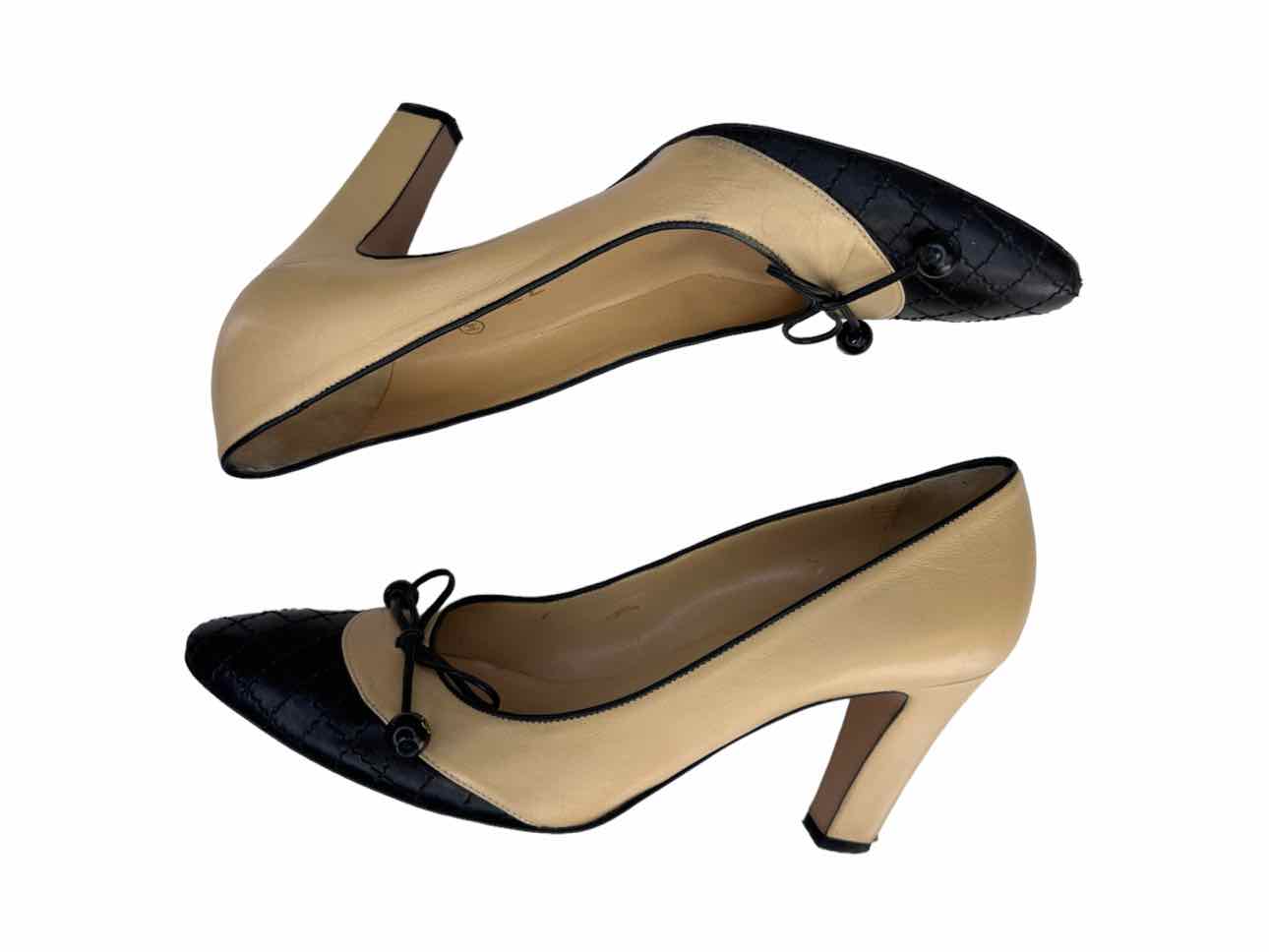 CHANEL Beige Cap Toe Leather Heels Size 38.5