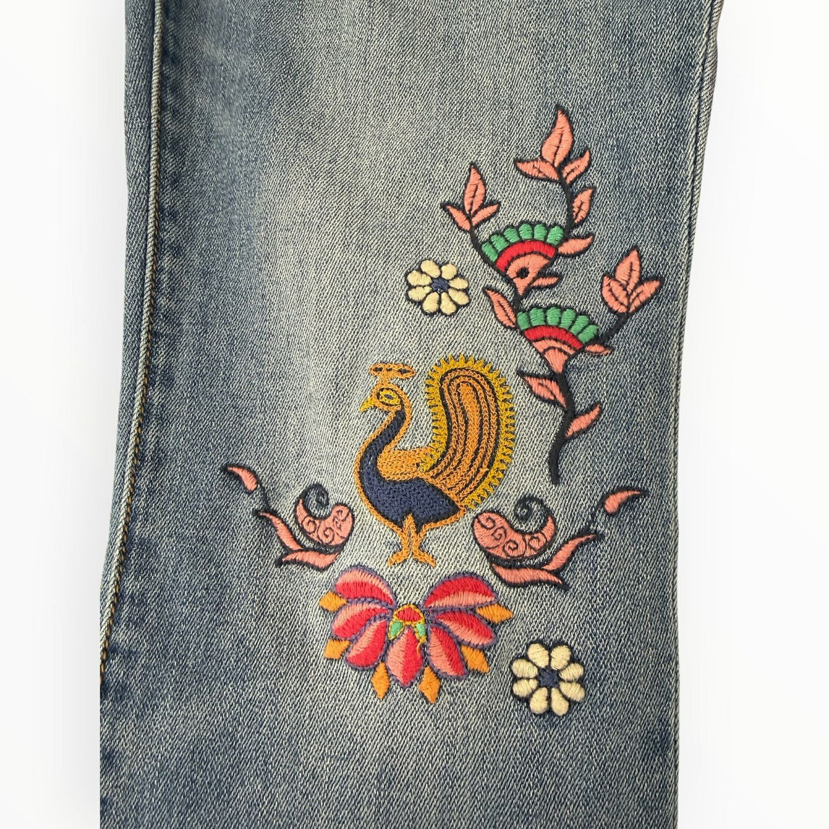 Johnny Was Light Wash Floral Embroidered Jeans Size 28