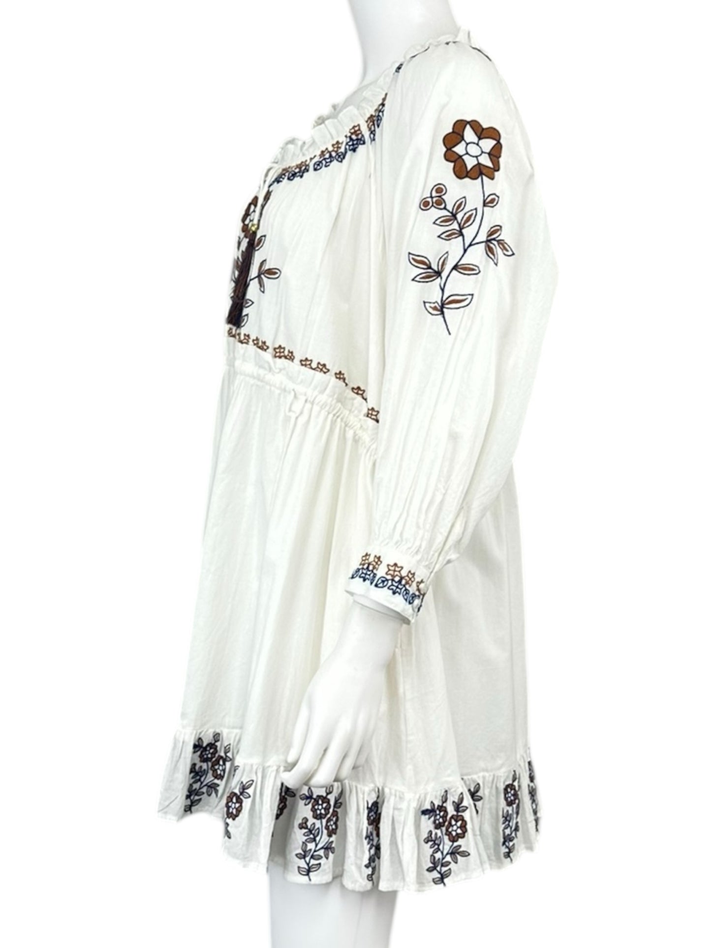 Mahila NWT White Embroidered Felicity Dress Size M