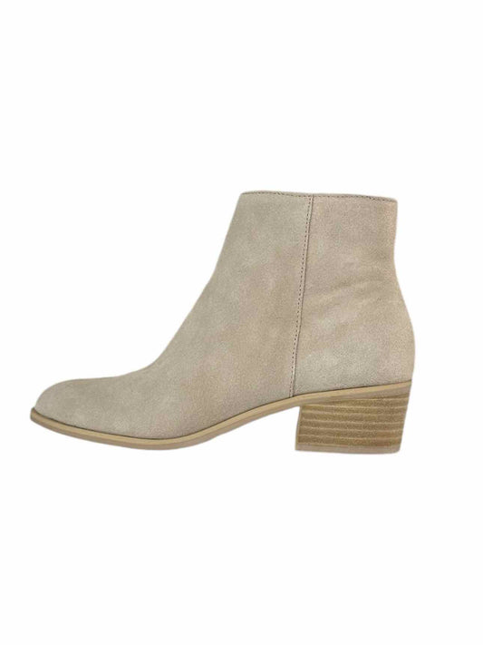 dolce vita Cream Suede AVIE Booties Size 7.5