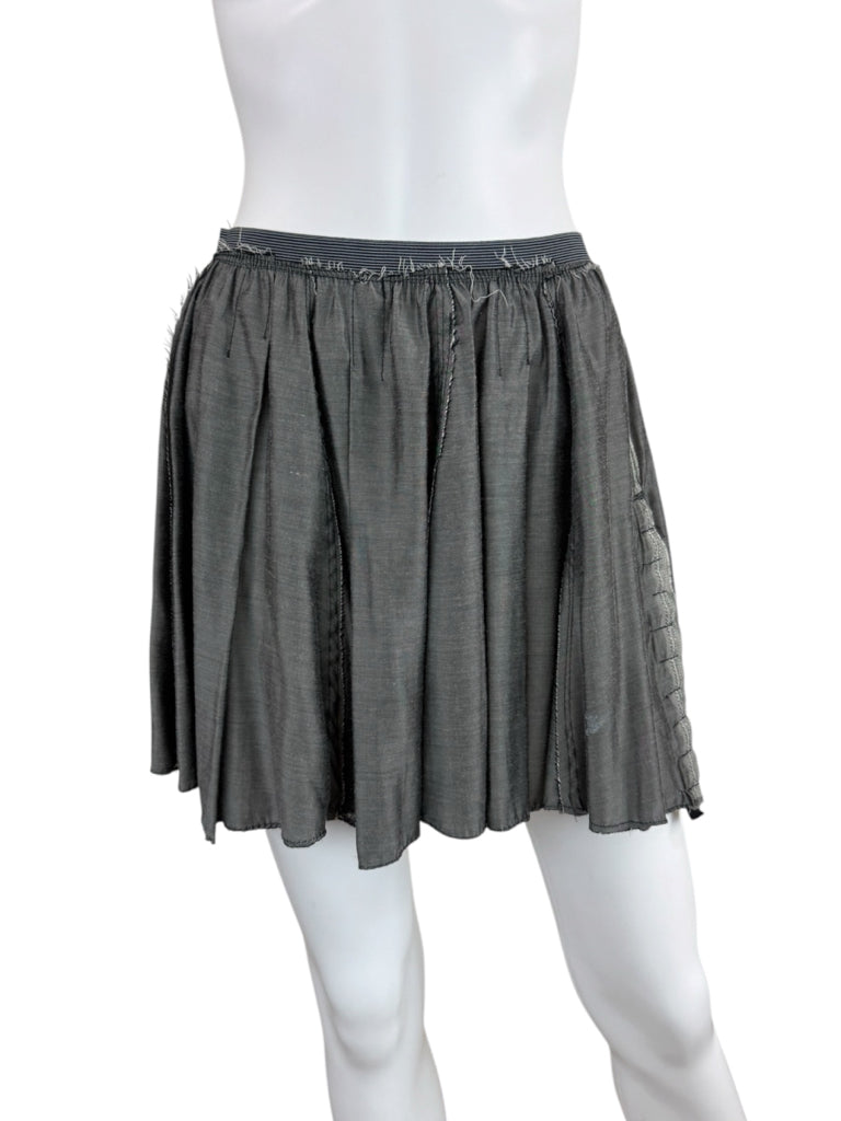 Nicole Paloma Gray Distressed Snap Mini Skirt Size S