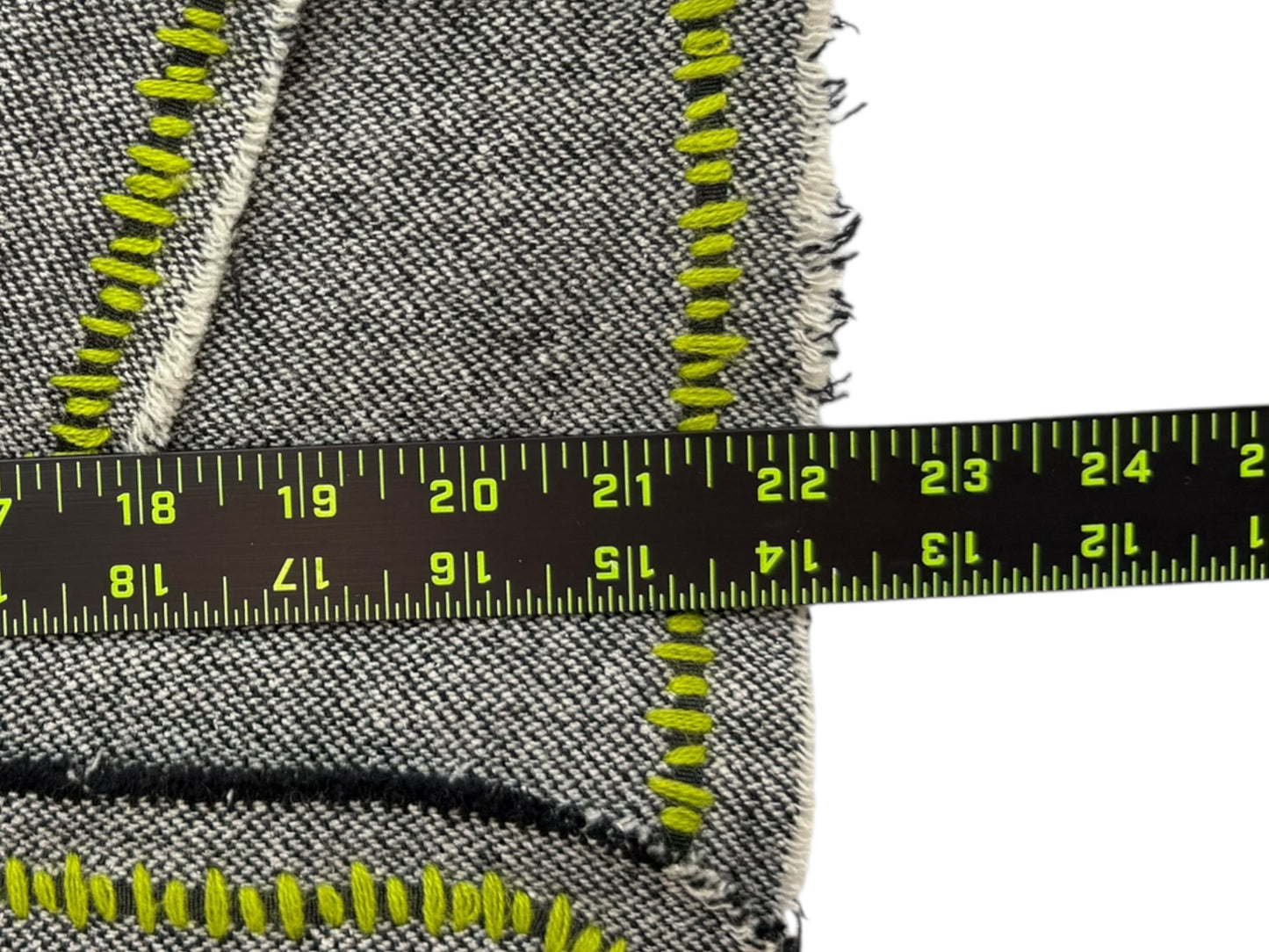 Cache Vintage Tweed EmbroideredBlazer Size S