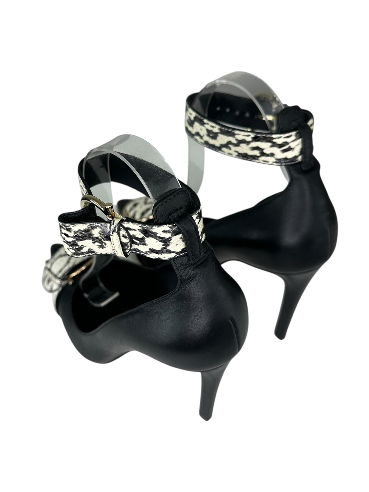Salvatore Ferragamo Black Leather Lurano Pumps Size 7.5