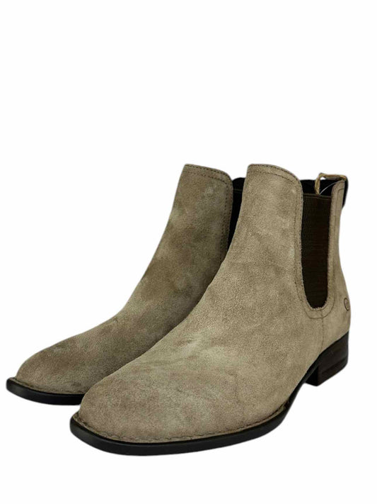 Born NWT Casco Taupe Suede Chelsea Booties Size 9