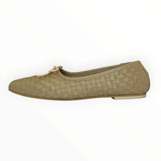 Freda Salvador Beige Jada Square Toe Ballet Flats Size 8.5
