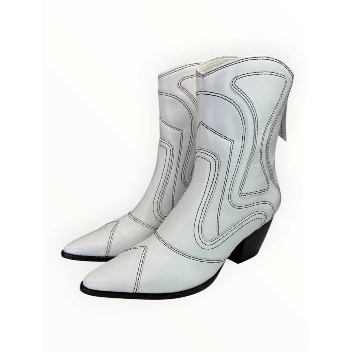 Matisse NWOT White Leather Contrast Stitch Aries Western Boot Size 7