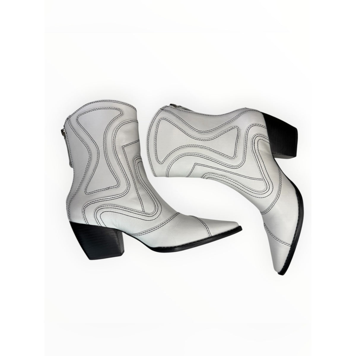 Matisse NWOT White Leather Contrast Stitch Aries Western Boot Size 7