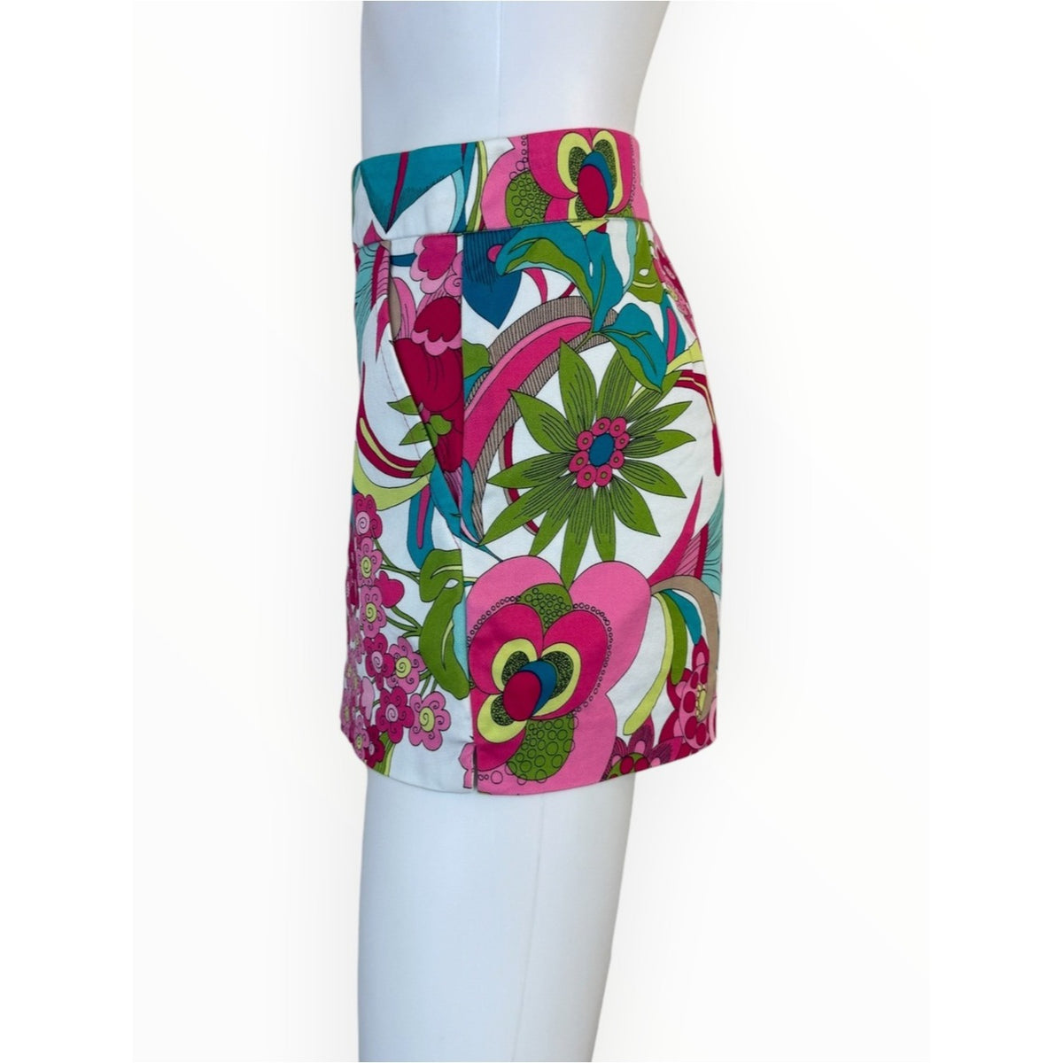 Trina Turk Corbin 2 Floral-Print Shorts Size M